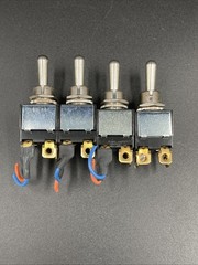 Carling Toggle Switch 10A, 250V AC 15A 125V AC 3/4 HP 125-250V AC Lot 4