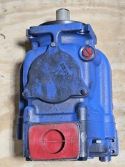 FluiDyne PVH74 Hydraulic Pump PVH74CRF1S11C2531 NEW 1-1/4” Shaft Piston Pump