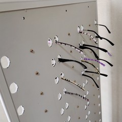 Retail Sunglasses Display Organizer Wall-Mounted Rack w/ Hooks for 60 Eyeglasses