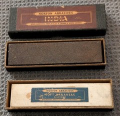 Set Of 5 Norton Abrasives Oilstone India, Soft Arkansas And Pike Hard Arkansas
