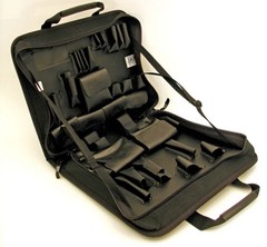 685ZT – PLATT LUGGAGE – MASTER TELECOM – Interior Dimensions (L x W x D): 15″ x