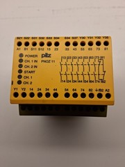 PILZ – SAFETY RELAY PNOZ 11 — 774080 — 24AC/DC 7 x Safety Contacts 1 x Aux