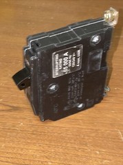 Square D QHB120 1P 20a 120V 65kA Bolt-on Breaker Yellow D, White 20 NTO
