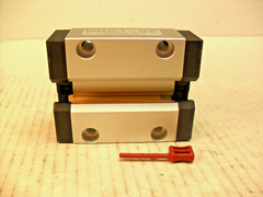 IGUS TWA-01-25 DryLin linear guides; self-regulating; Size: 01-25 New in Box