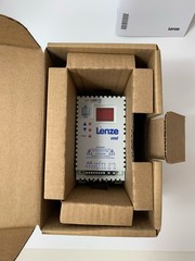 Lenze smd frequency inverter ESMD551X2SFA 0.55kW 0.75HP NEW original packaging