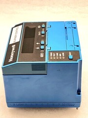 Honeywell RM7895C1012 Burner Control Unit/ Honeywell S7800A 1142 Display