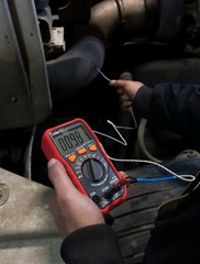 Lisle 82600 CAT III Digital Multimeter